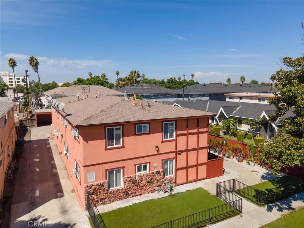 Photo of 1125 N Mayfair Avenue, Anaheim, CA 92801 (MLS # OC25240570)