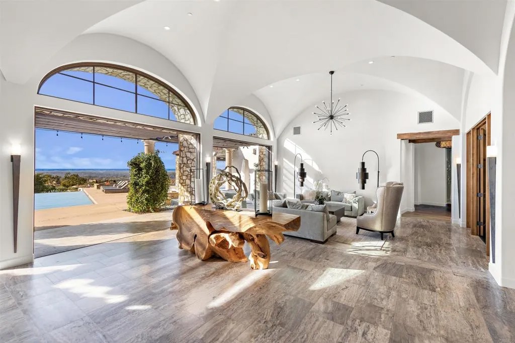 8114 Sendero de la Pradera