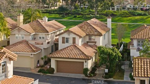 Photo of 15 Via Floria, Rancho Santa Margarita, CA 92688 (MLS # NP26009898)
