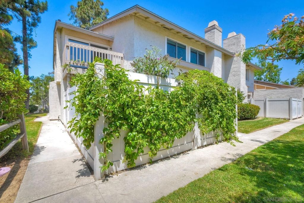 Photo of 135 Countrywood Ln, Encinitas, CA 92024 (MLS # 250033750)