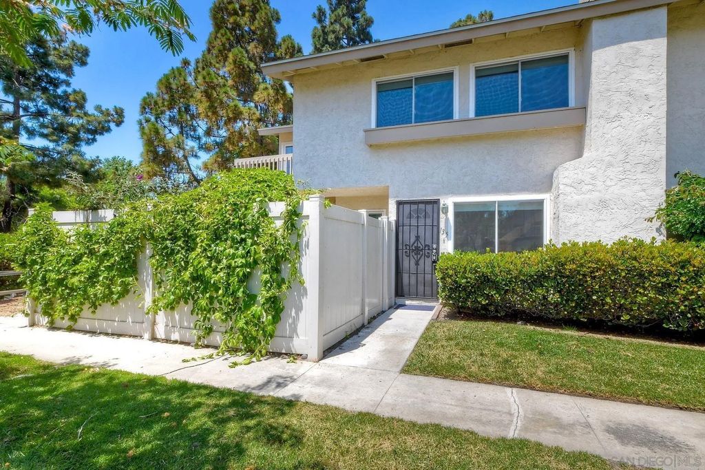 Photo of 135 Countrywood Ln, Encinitas, CA 92024 (MLS # 250033750)