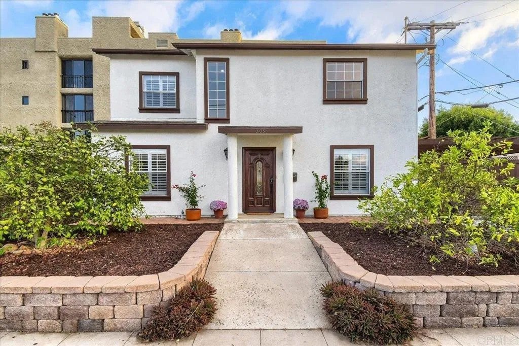 309 W Lewis Street