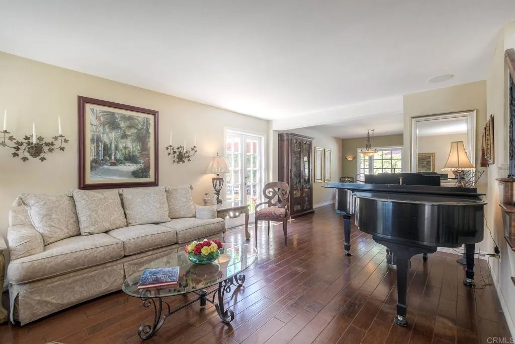 2814 Sombrosa St.