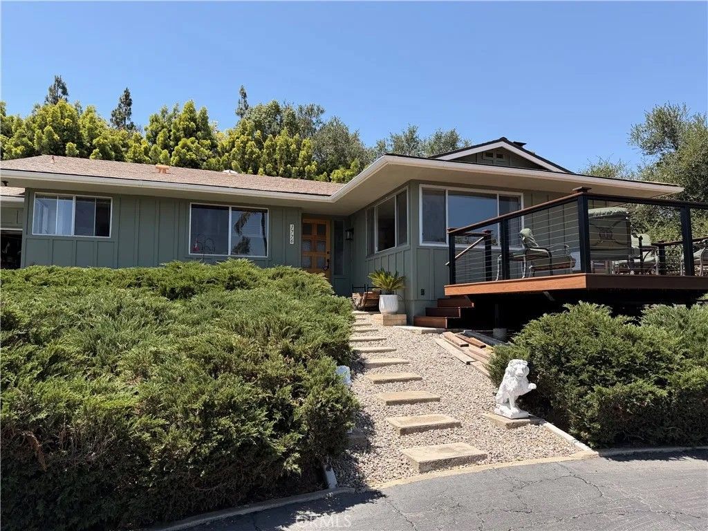 Photo of 1776 Saint Peters DR, Fallbrook, CA 92028 (MLS # SW26111349)
