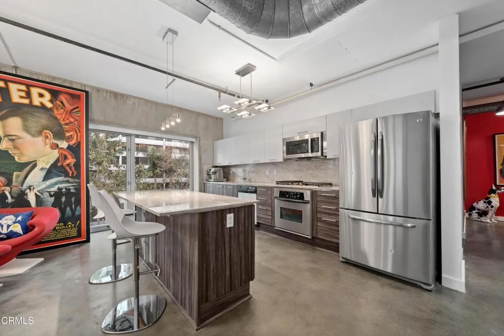 645 W 9th Street 200