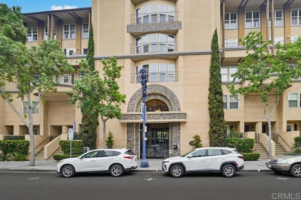 301 W G St 321