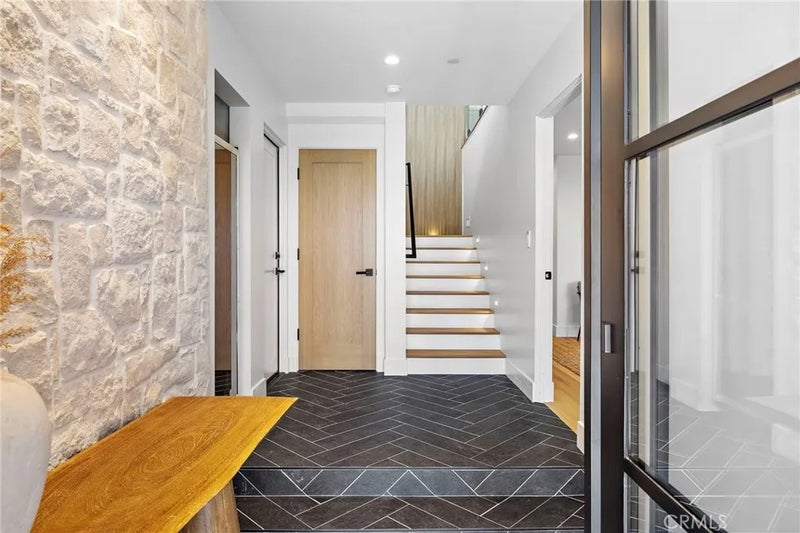318 Avenida Costanso