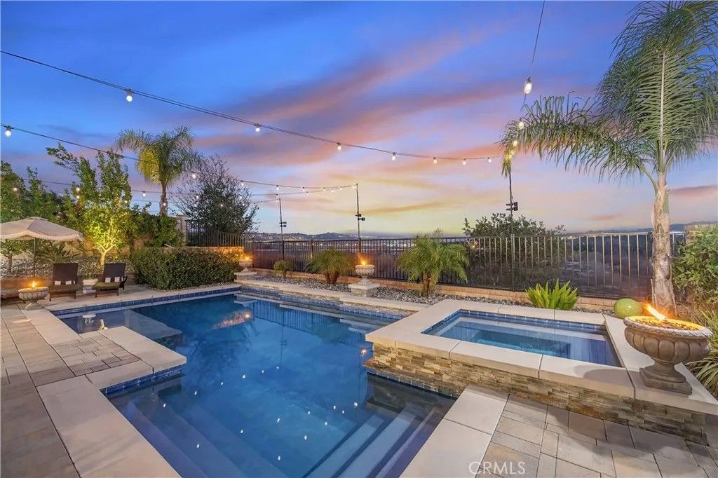 Photo of 26464 Township St, Saugus, CA 91350 (MLS # SR26016822)