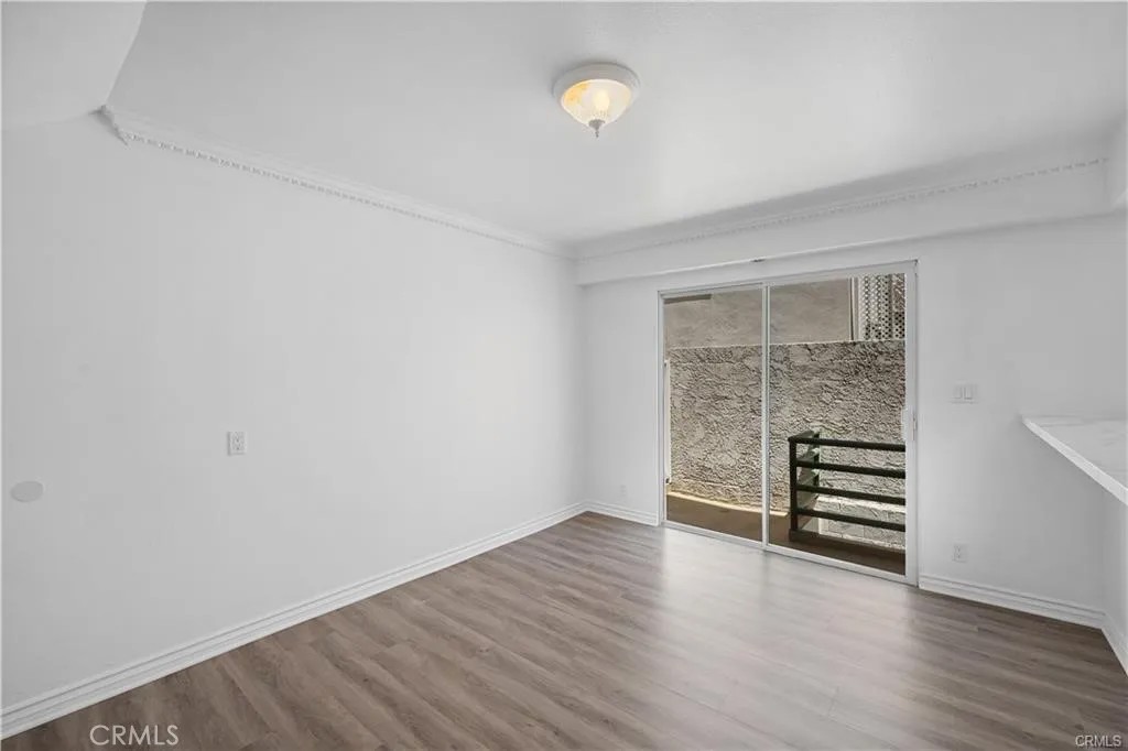 11954 Mayfield Avenue 3