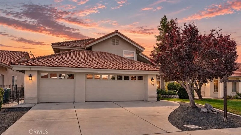 928 Saint Ann
