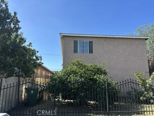 726 E 31st