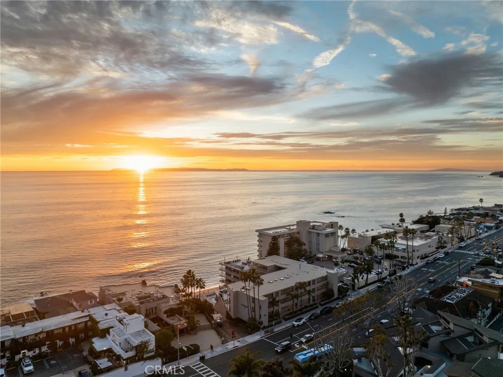 1585 S Coast 47
