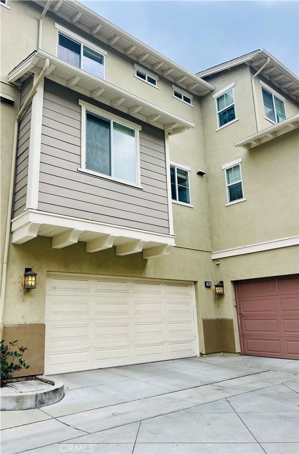 Photo of 350 Flyers LN, Tustin, CA 92782 (MLS # OC26097091)