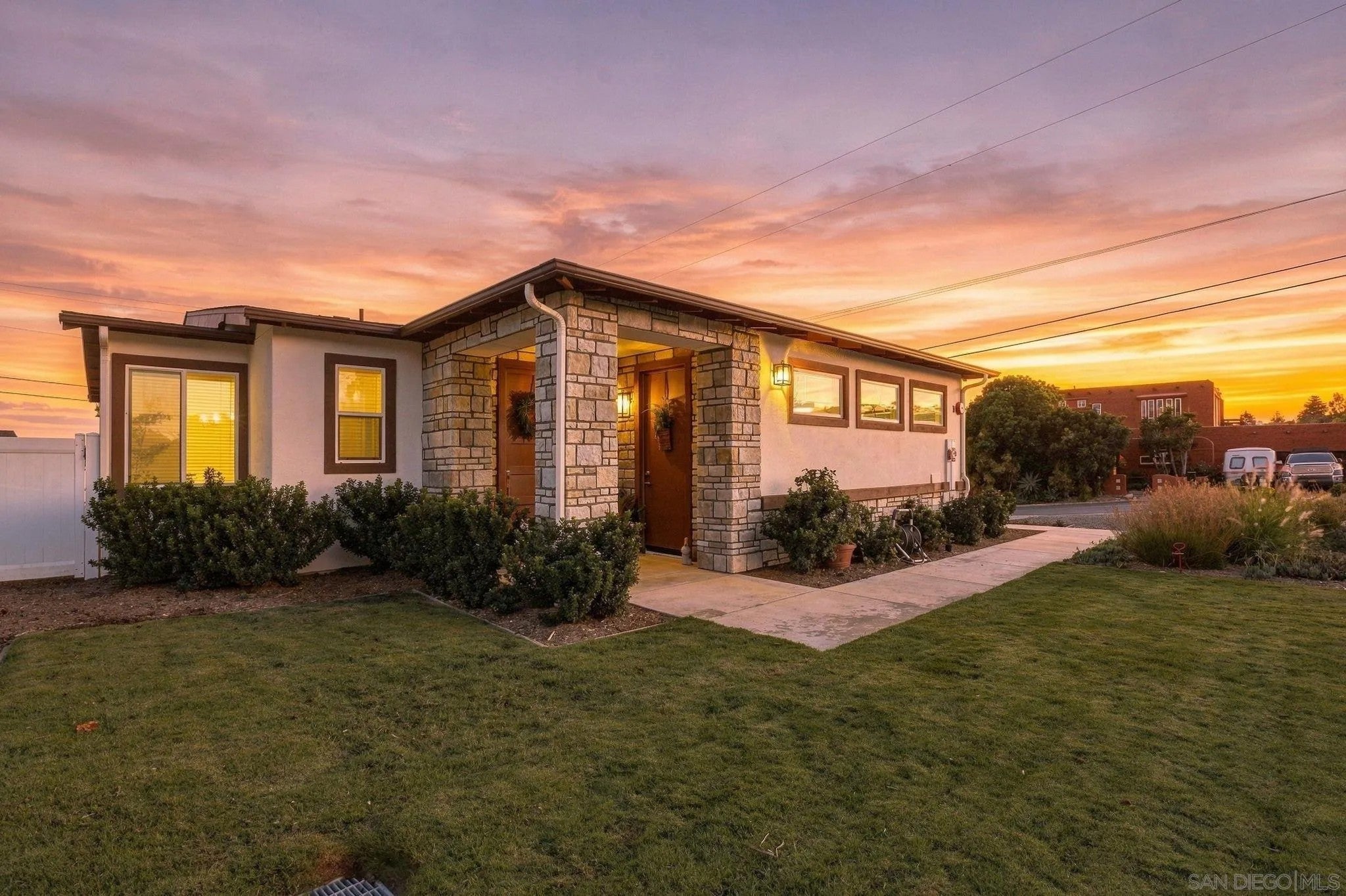 1858 Avocado Rd