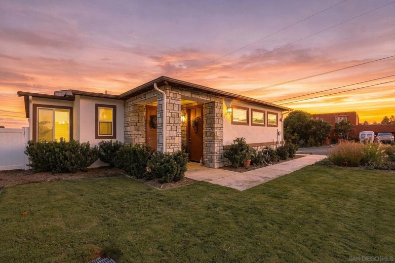 1858 Avocado Rd