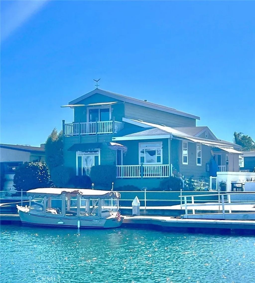 Photo of 40 Saratoga, Newport Beach, CA 92660 (MLS # NP26058854)