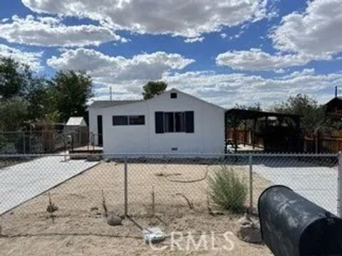 Photo of 62026 Grand View Circle, Joshua Tree, CA 92252 (MLS # GD25246234)