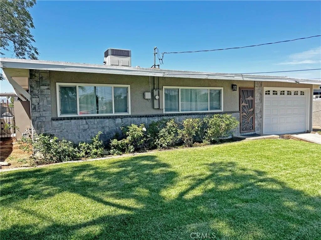 Photo of 10035 Campbell AVE, Riverside, CA 92503 (MLS # IV26128930)