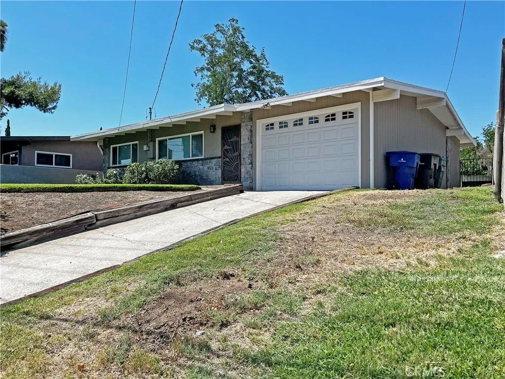 Photo of 10035 Campbell AVE, Riverside, CA 92503 (MLS # IV26128930)