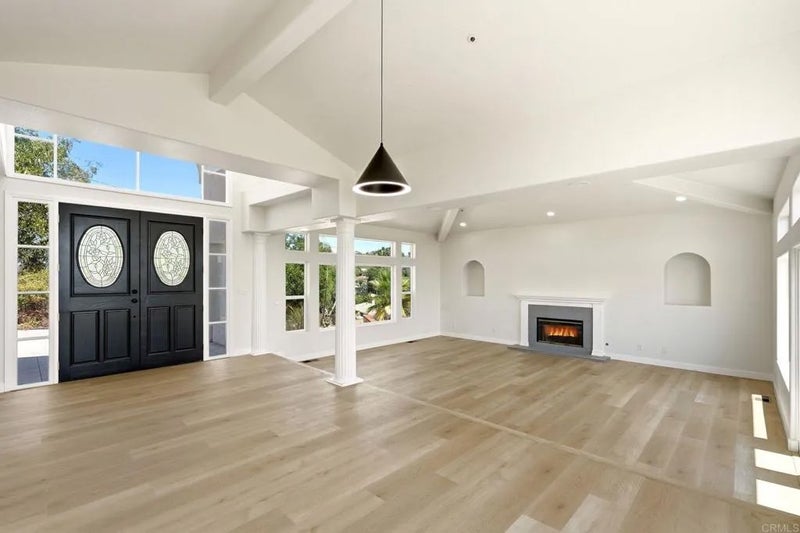 1522 Maxwell Lane