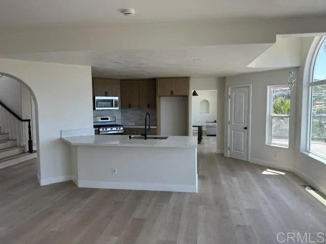 1522 Maxwell Lane