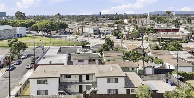 10621 San Carlos