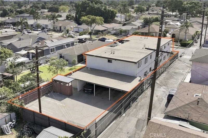 10621 San Carlos