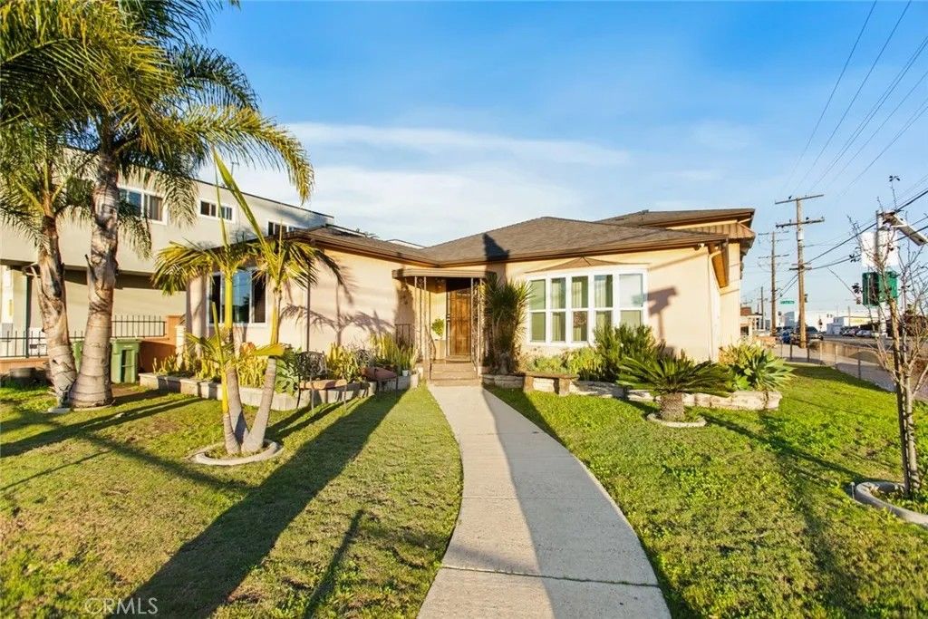 Photo of 11992 Oxford Ave, Hawthorne, CA 90250 (MLS # CV25265703)