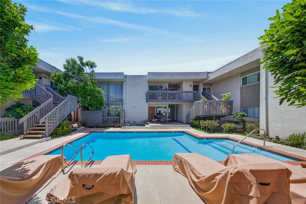5300 Fairview