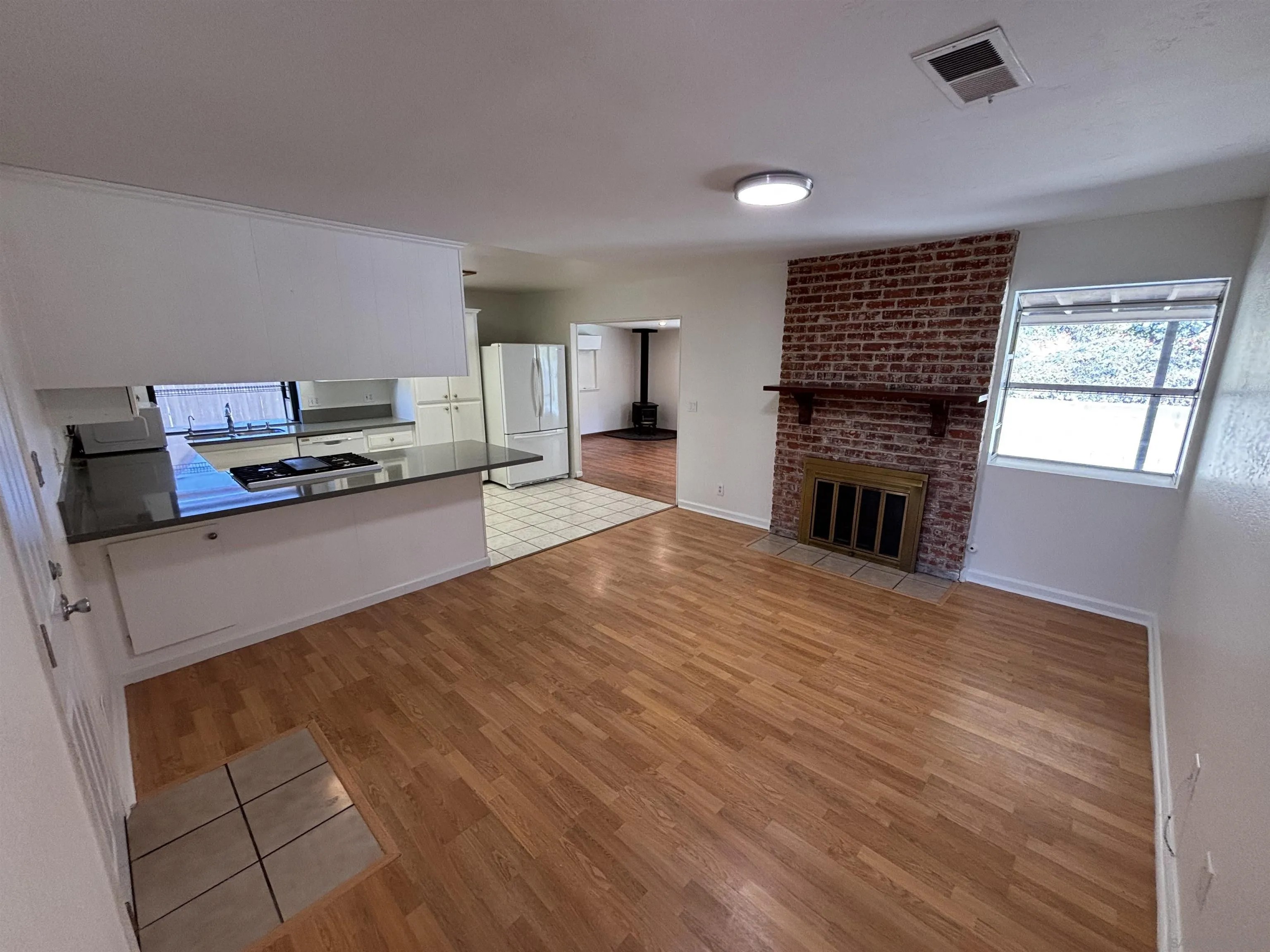 821 Douglas Ave