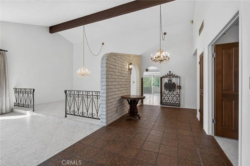 5462 Sierra Vista