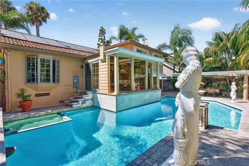 2740 Cardinal Drive