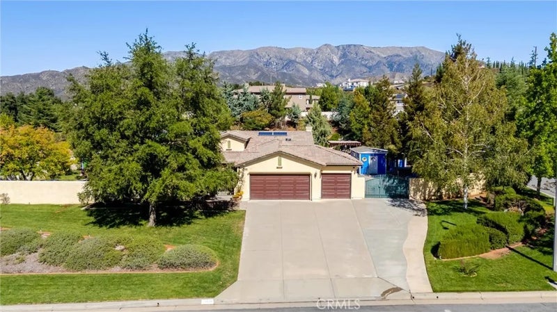 13920 Meadow View Lane