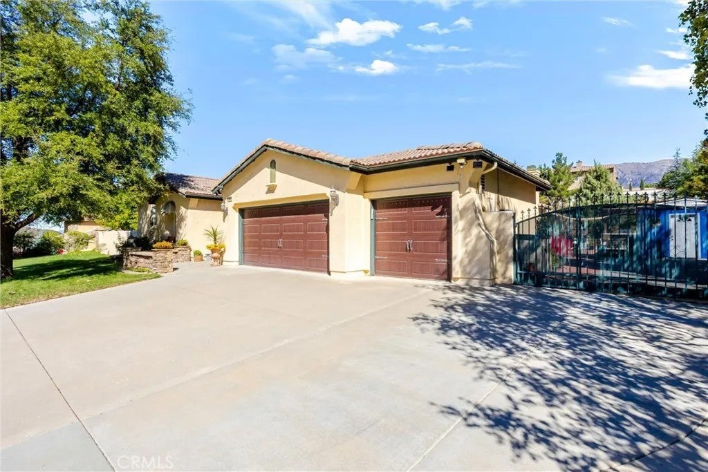 13920 Meadow View Lane