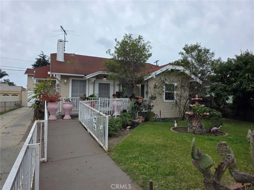 Photo of 3100 Walnut St, Huntington Park, CA 90255 (MLS # CV26030252)