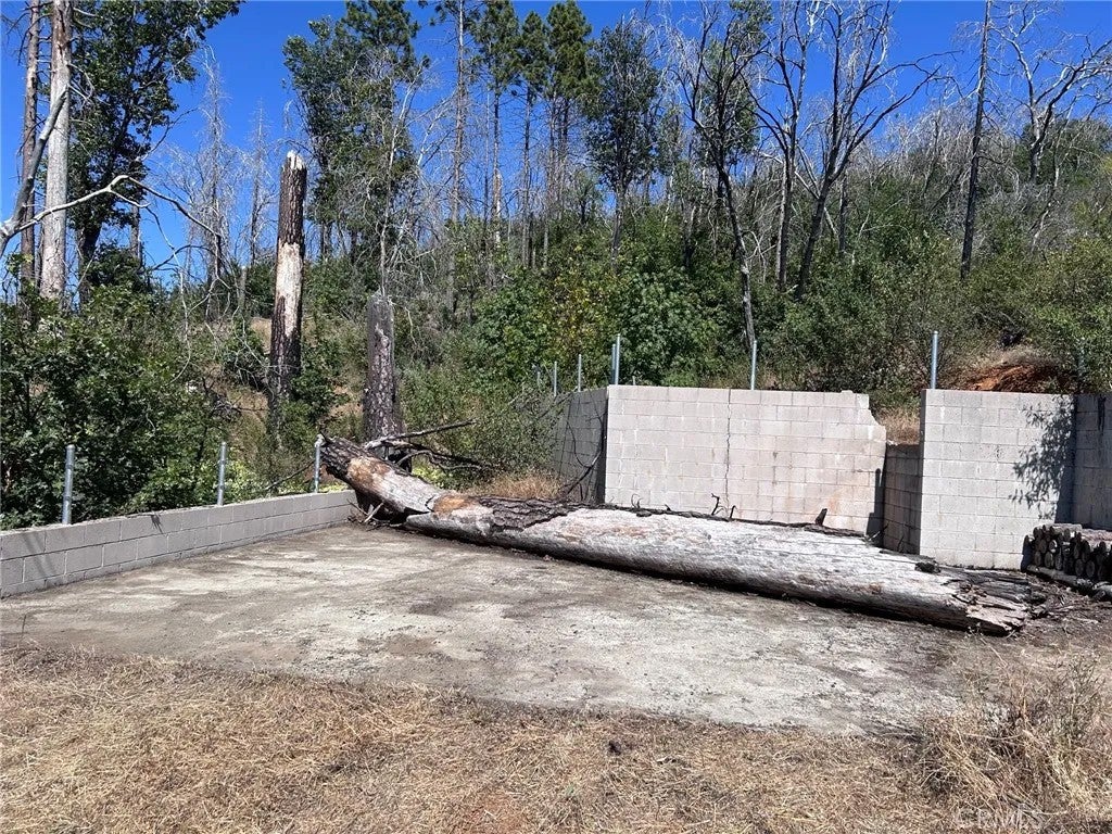 Photo of 17 Big Oak LN, Berry Creek, CA 95916 (MLS # SN26151999)