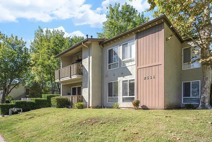 2536 White Oak Place 1