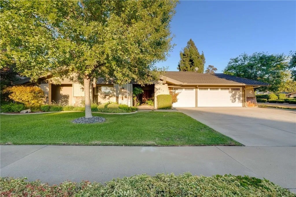 134 Whispering Oaks