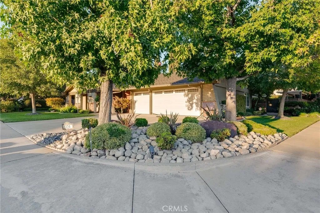 134 Whispering Oaks