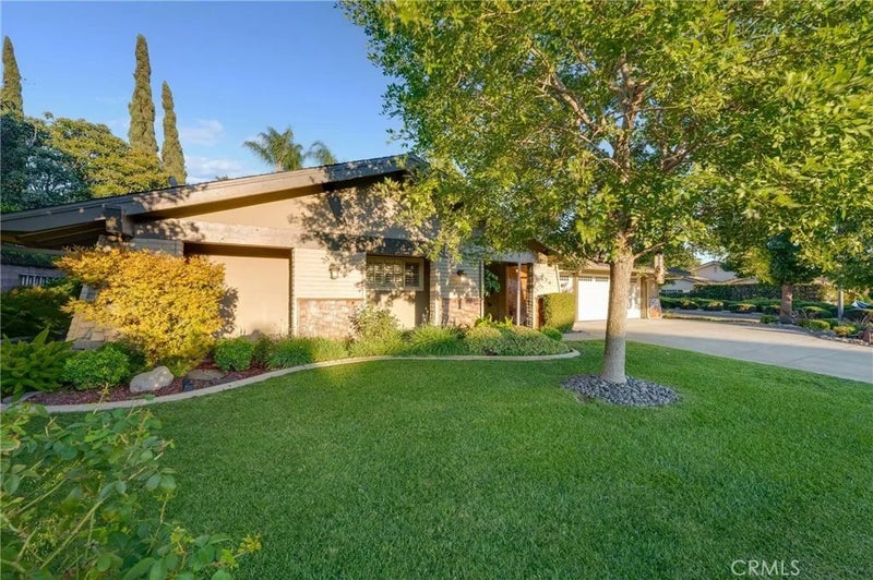 134 Whispering Oaks
