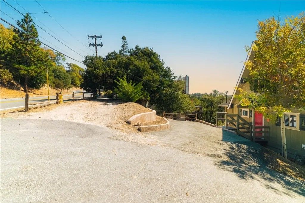 Photo of 1226 Grass Valley, Lake Arrowhead, CA 92352 (MLS # IV25239628)