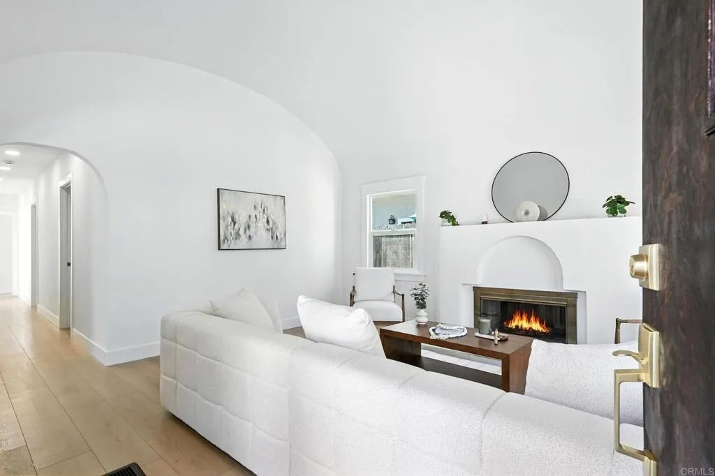 4551 Maryland Street