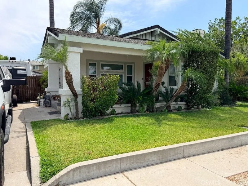 4574 Central Ave