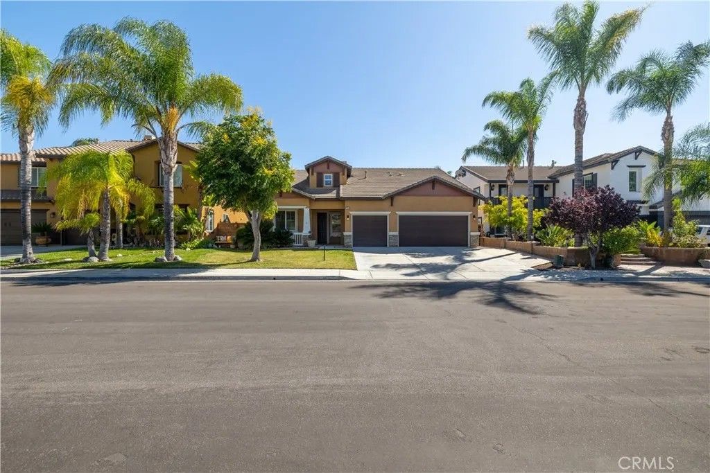 Photo of 37068 Edgemont Dr, Murrieta, CA 92563 (MLS # SW25231162)