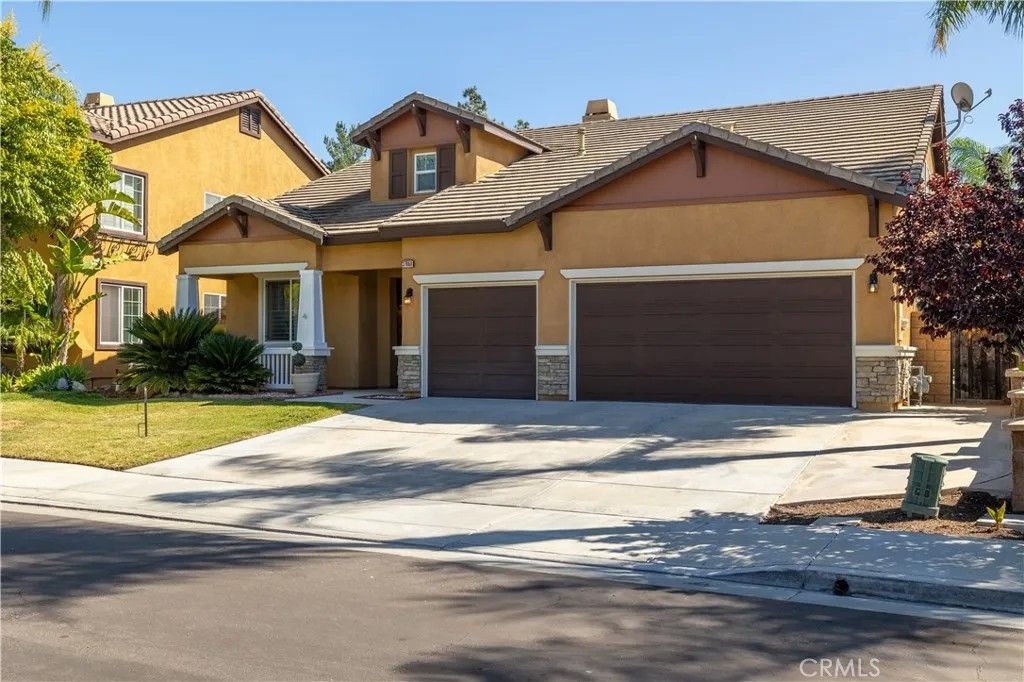 Photo of 37068 Edgemont Dr, Murrieta, CA 92563 (MLS # SW25231162)