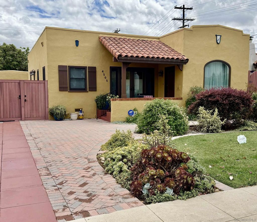 Photo of 4505 Van Dyke Avenue, San Diego, CA 92116 (MLS # 260010812)
