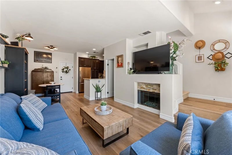 8567 E Tioga