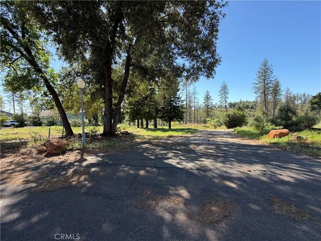 Photo of 5665 Chaney Ln, Paradise, CA 95969 (MLS # SN26071689)