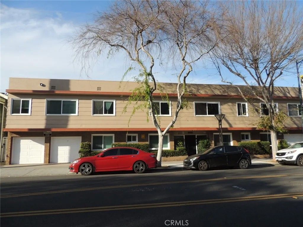 Photo of 819 E 4th St #1, Long Beach, CA 90802 (MLS # PW26048120)