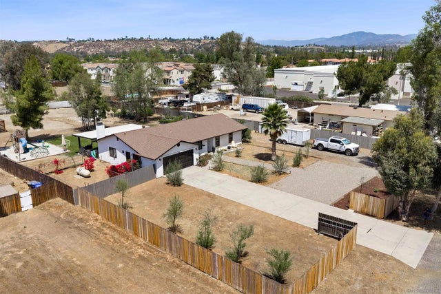 1922 Vermont, Ramona